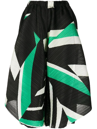 Issey Miyake Geometric-print Technical-pleated Culottes In Black