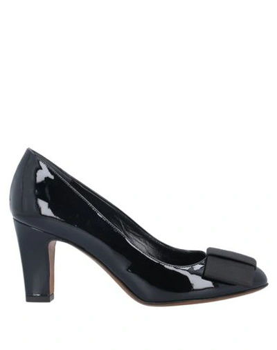 Moschino Cheap And Chic Pump In Black