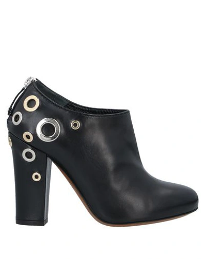 Moschino Cheap And Chic Ankle Boot In Black