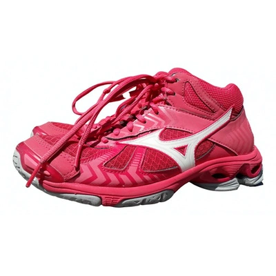 Pre-owned Mizuno Trainers In Pink