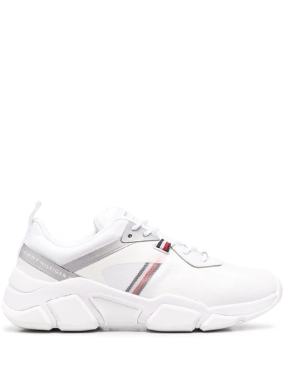 Tommy Hilfiger Logo Sneakers In White And Silver Color