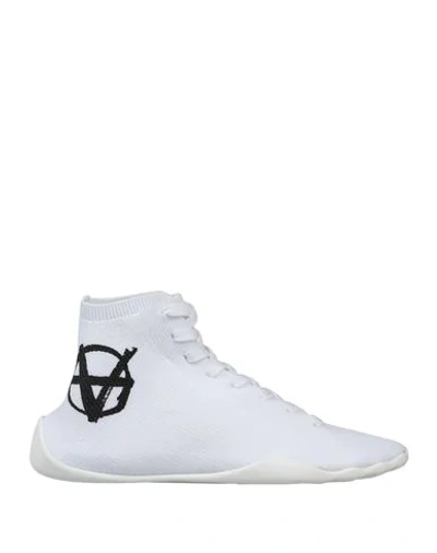 Vetements Sneakers In White