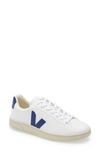 Veja Urca Sneakers In White Leather In White/ Cobalt