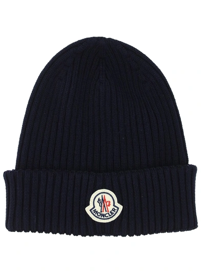 Moncler Logo Patched Ribbed Beanie In Navy