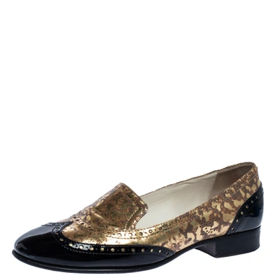 Pre-owned Chanel Metallic Gold And Black Patent Brogue Leather Slip On Oxford Size 39
