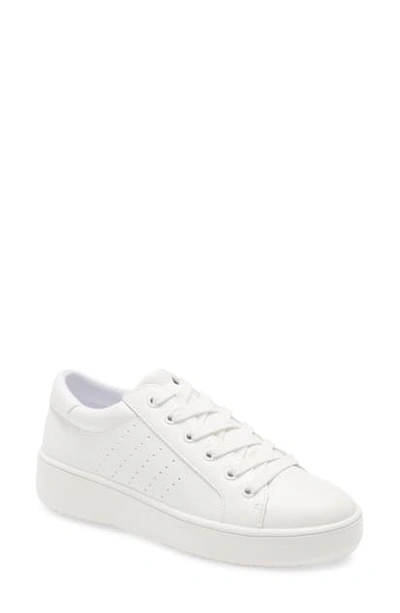 STEVE MADDEN BLADE PLATFORM SNEAKER BLAD02S1