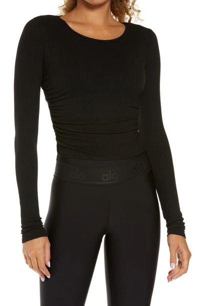 Alo Yoga Gather Long Sleeve Rib Crop Top In Black