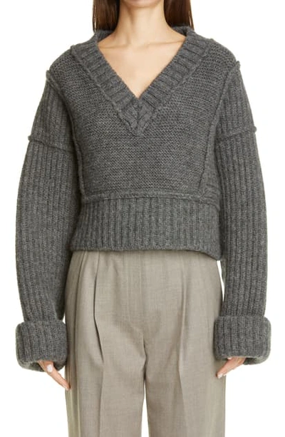 Jacquemus Cavaou Wool Blend Crop Sweater In Anthracite
