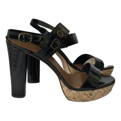 Pre-owned Tila March Patent Leather Sandals In Black