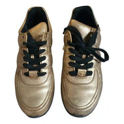 Pre-owned Chanel Glitter Trainers In Gold