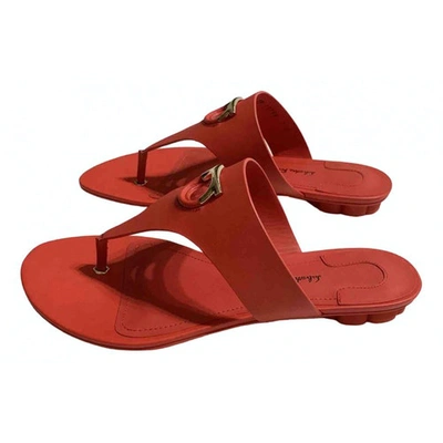 Pre-owned Ferragamo Leather Flip Flops In Red