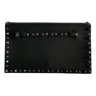 Pre-owned Valentino Garavani Black Leather Clutch Bags