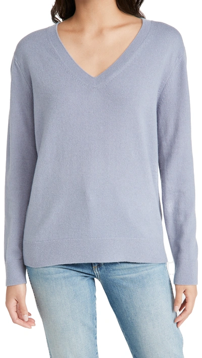 Vince Weekend V Neck Cashmere Blend Sweater In Piero Blue