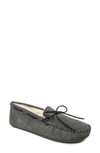 Minnetonka Men's Sheepskin Hardsole Moccasin Extended Sizes Slippers In Gray