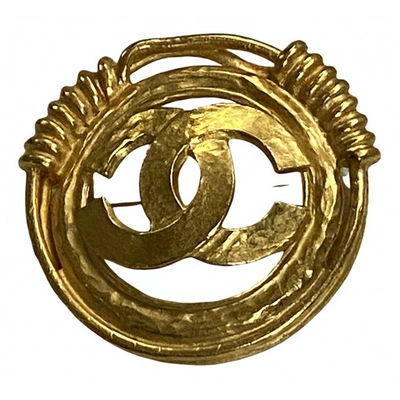 Pre-owned Chanel Cc Gold Metal Pins & Brooches