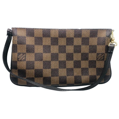 Pre-owned Louis Vuitton Pochette Accessoire Cloth Clutch Bag In Brown