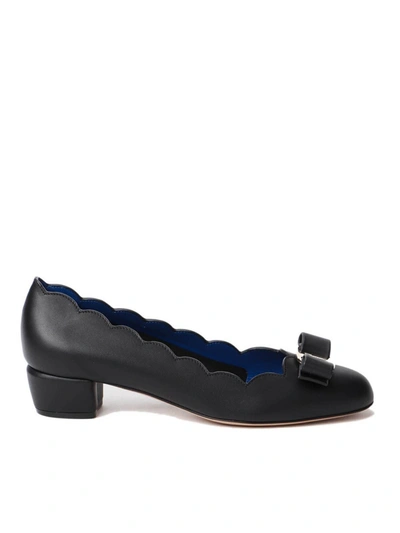 Ferragamo Vara 3 Pumps In Black