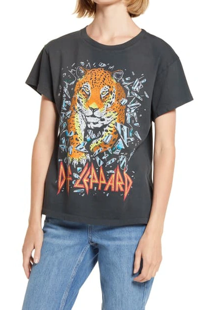 Daydreamer Def Leppard All Time High Tour Graphic Tee In Vintage Black
