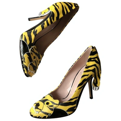 Pre-owned Moschino Cheap And Chic Leather Heels In Yellow