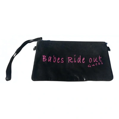 Pre-owned Guess Clutch Bag In Black