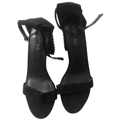 Pre-owned Kenneth Cole Mules & Clogs In Black