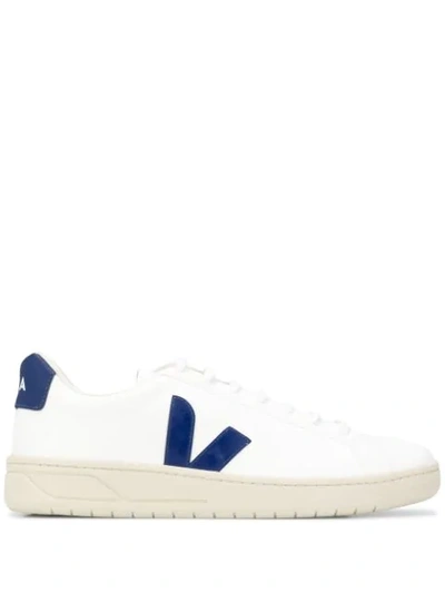 Veja Logo Low-top Trainers In White