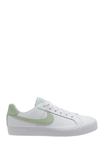 Nike Court Blanc Se Low Top Sneaker In 111 White/pstfrt