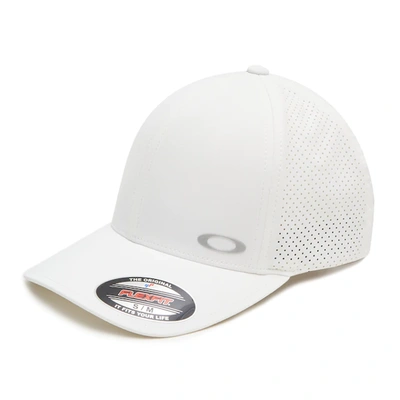Oakley Aero Perf Trucker Hat In White