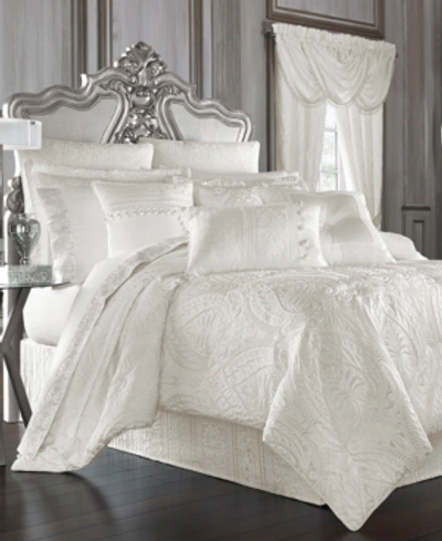J Queen New York Bianco Queen 4-pc. Comforter Set Bedding In White