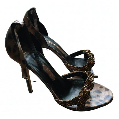 Pre-owned Gina Glitter Heels In Brown