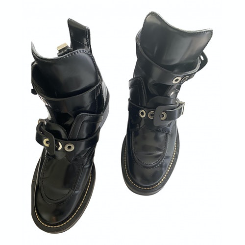 black ceinture leather ankle boots