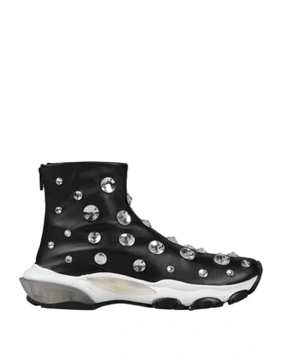 Valentino Garavani Sneakers In Black