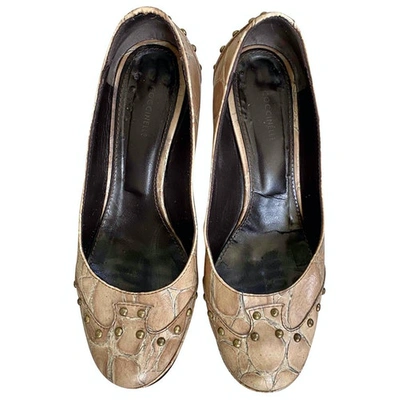 Pre-owned Coccinelle Leather Heels In Beige