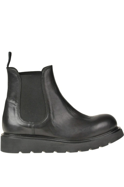 Strategia Gero Leather Beatles Ankle-boots In Black
