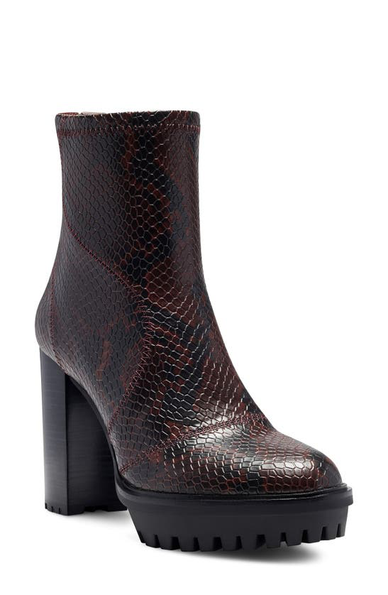 retinsa lug sole chelsea boot vince camuto