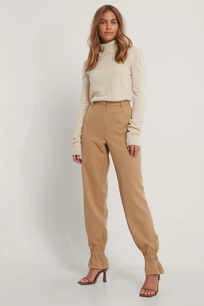 Gine Margrethe X Na-kd Suit Pants With Elastic - Brown In Nougat