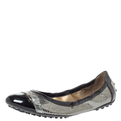 Pre-owned Tod's Black Patent And Metallic Grey Snakeskin Embossed Buckle Detail Ballet Flats Size 38.5