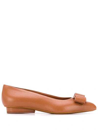 Ferragamo Vara Bow Flat Pumps In Brown