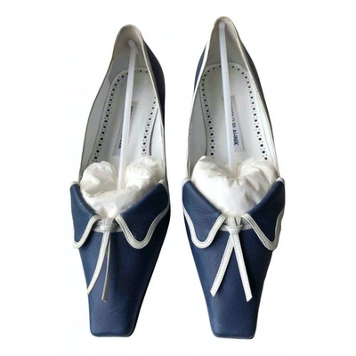Pre-owned Manolo Blahnik Navy Leather Flats