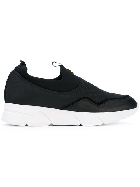 elasticated slip on trainers