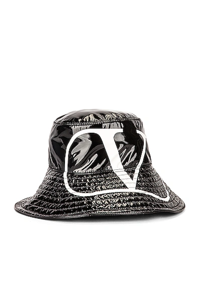 Valentino Garavani Logo Bucket Hat In Nero