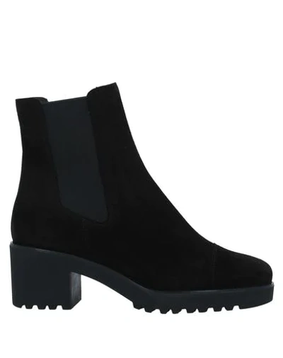 Hogan Ankle Boots In Black