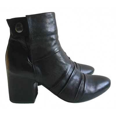 Pre-owned Fiorifrancesi Leather Boots In Black
