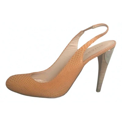 Pre-owned Guess Leather Heels In Orange