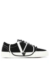 Valentino Garavani Garavani Tricks Sneakers In Nero Bianco