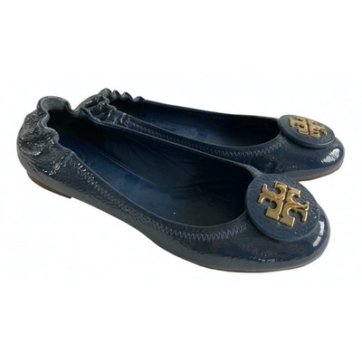 Pre-owned Tory Burch Patent Leather Flats In Blue