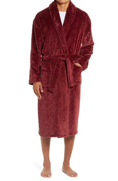 Majestic Men's Crossroads Textured Plush Shawl Robe In Cabernet