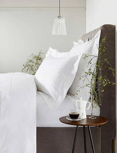 The White Company Savoy Standard Oxford Cotton Pillowcase In White