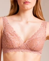Hanro : Luxury Moments Soft Cup Bra In Soft Almond
