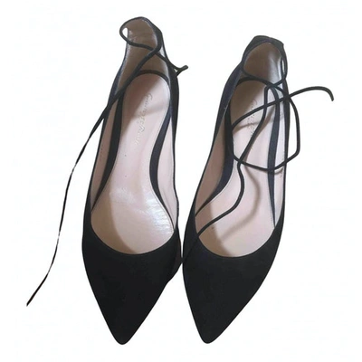 Pre-owned Gianvito Rossi Ballet Flats In Black